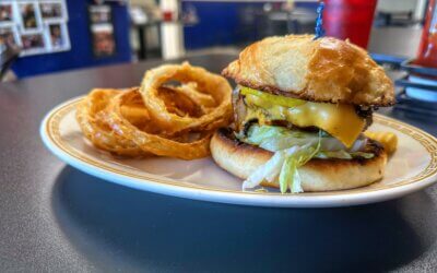 David’s Cafe in Earlsboro: A Small Town Diner with Juicy Burgers & Fresh Fried Pies